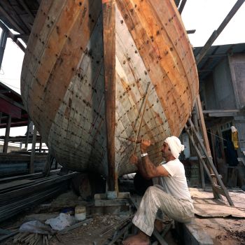 Building Dhow